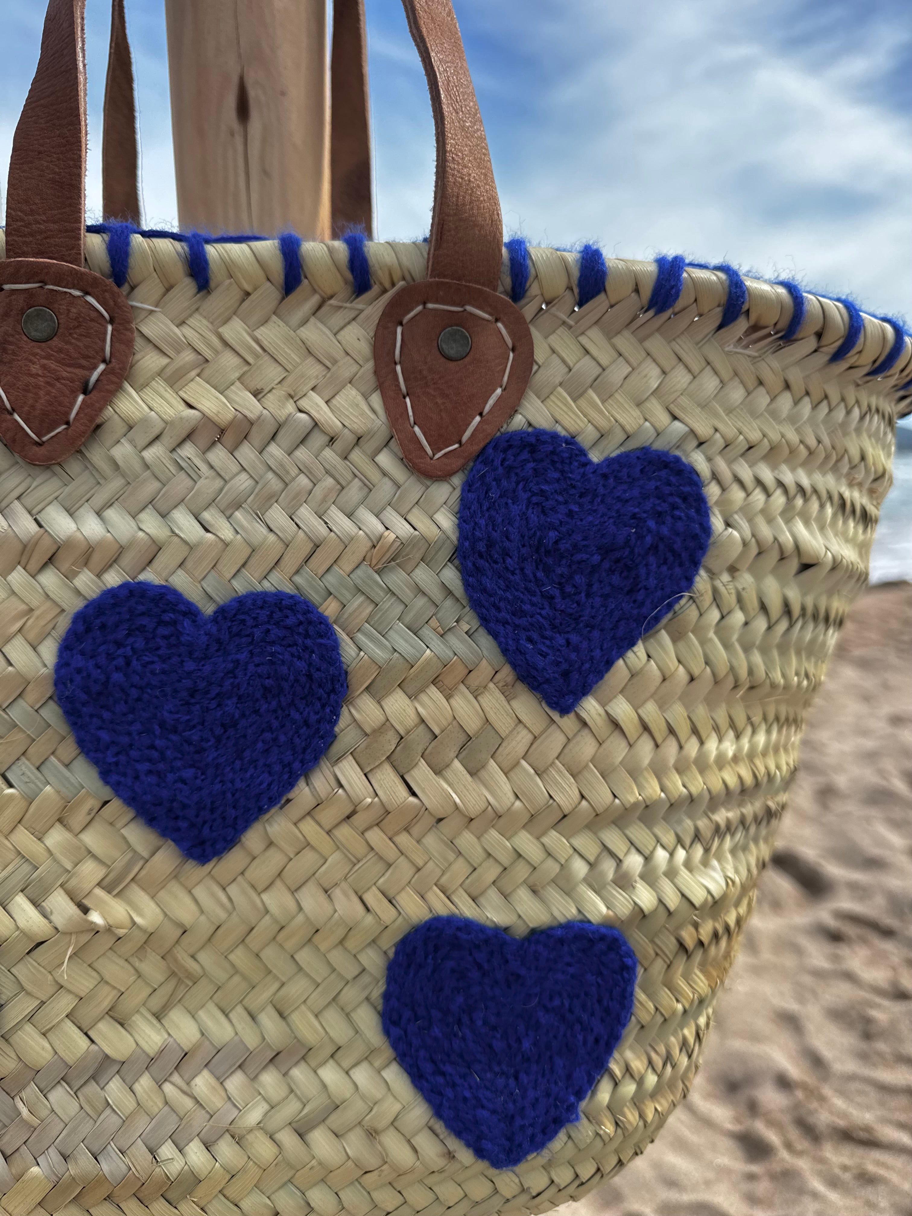 Grand panier marocain cœurs bleus
