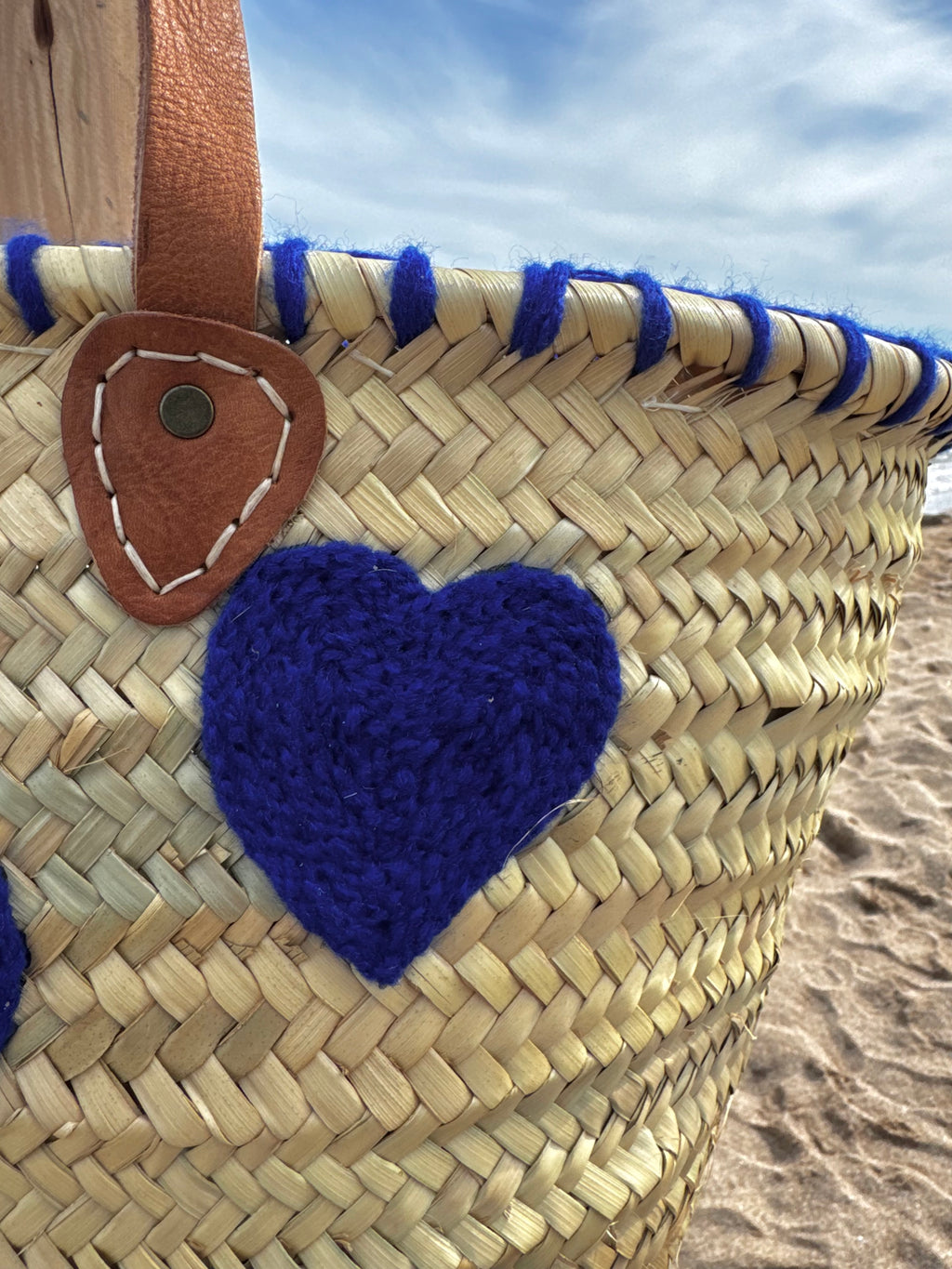 Grand panier marocain cœurs bleus