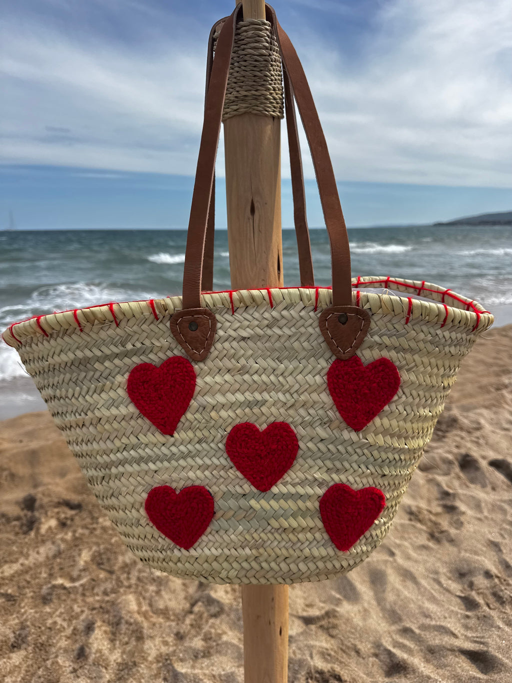 Grand panier marocain cœurs rouges