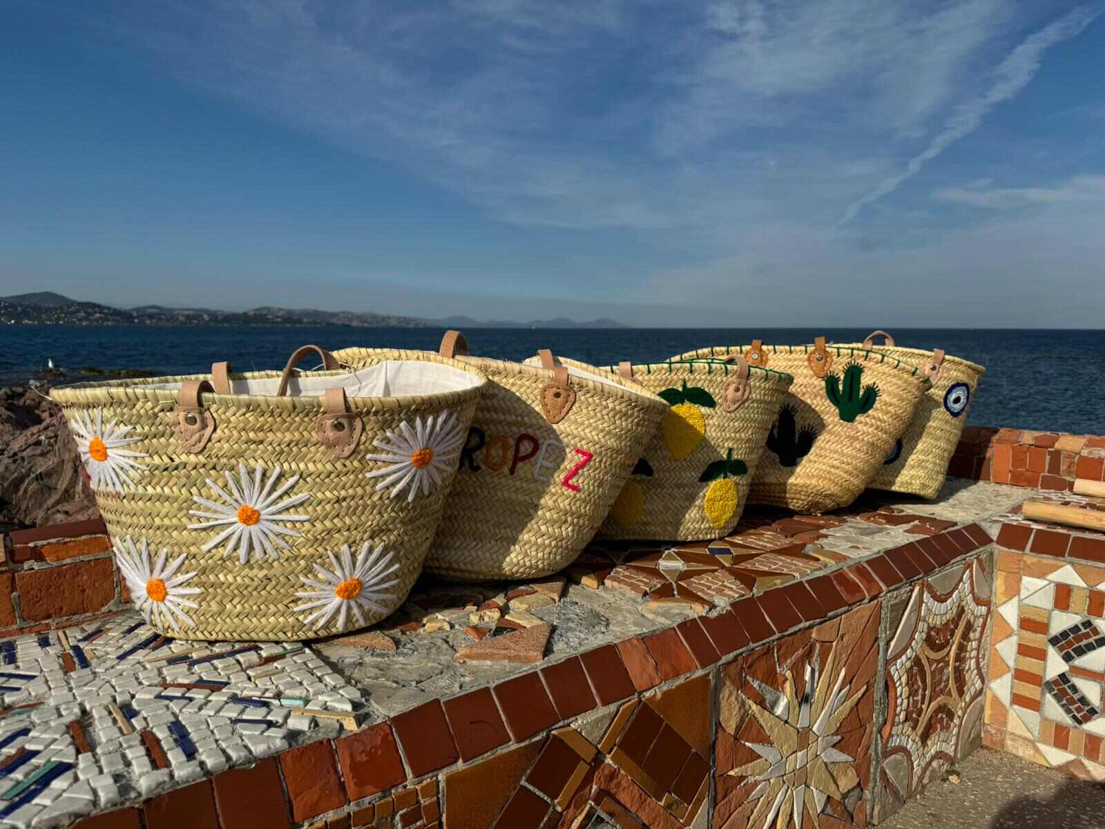 Grands paniers marocains en feuilles de palmier