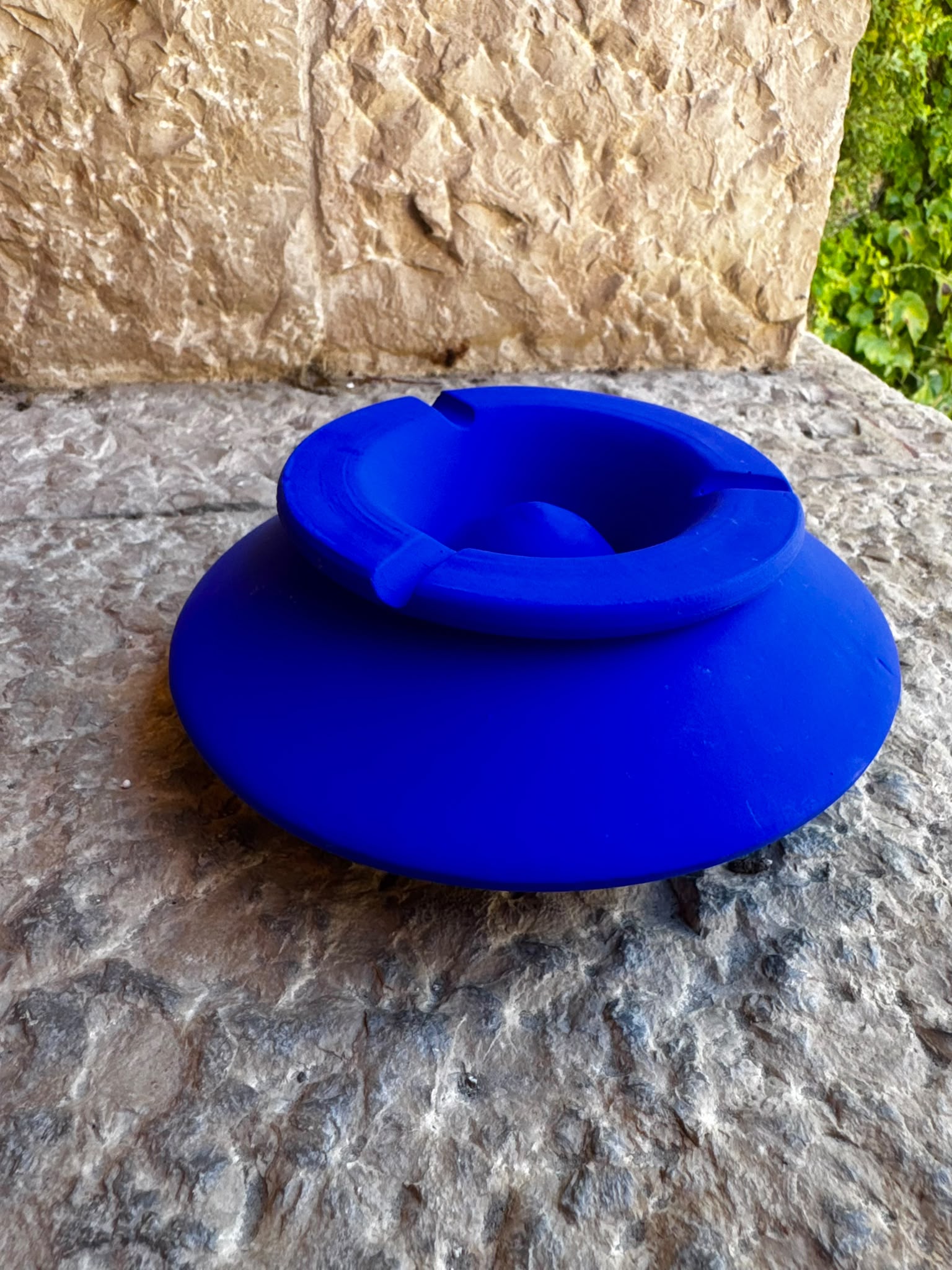 Cendrier en céramique Majorelle
