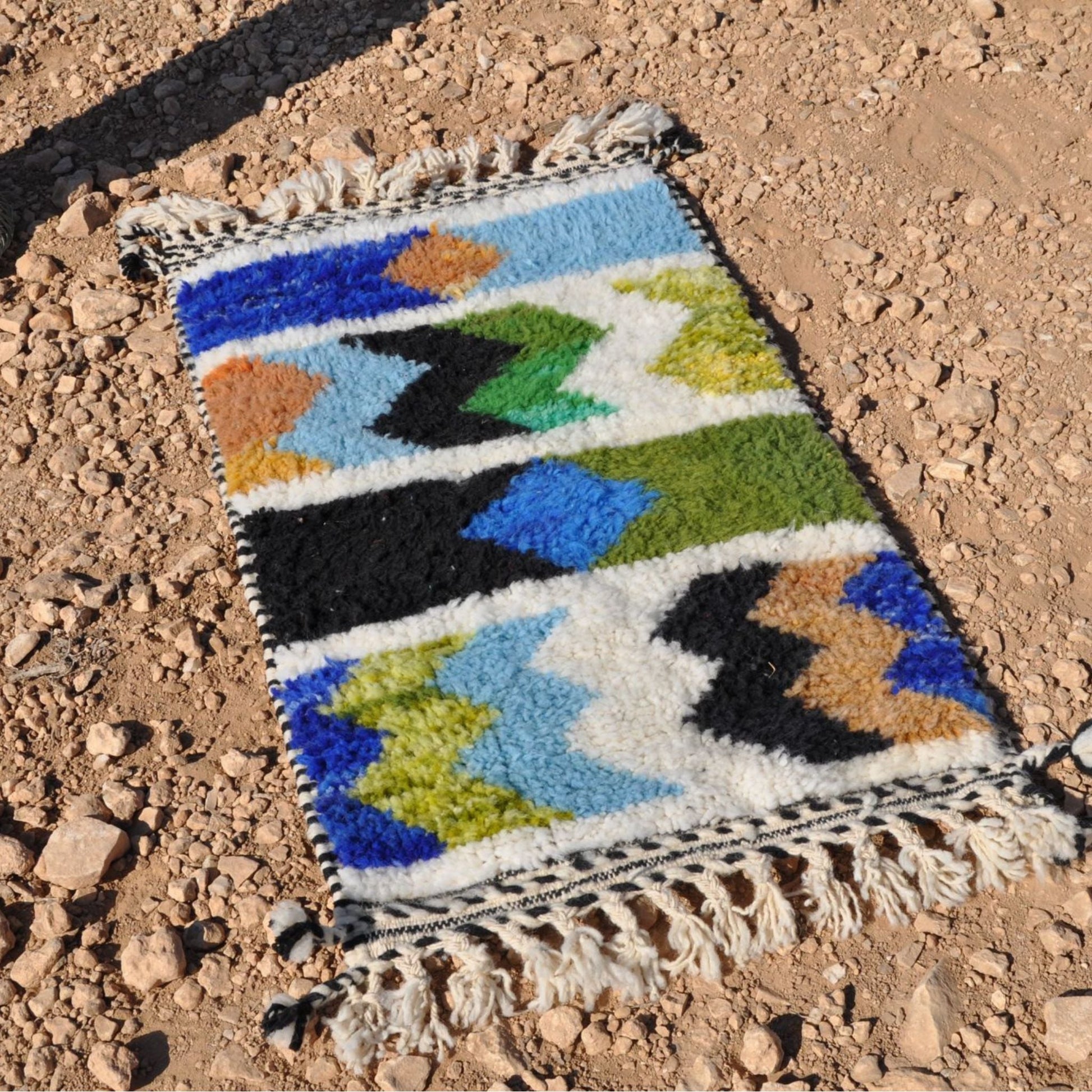 Petit tapis berbère coloré en laine - n°024 | 80x30 cm - Rue Majorelle