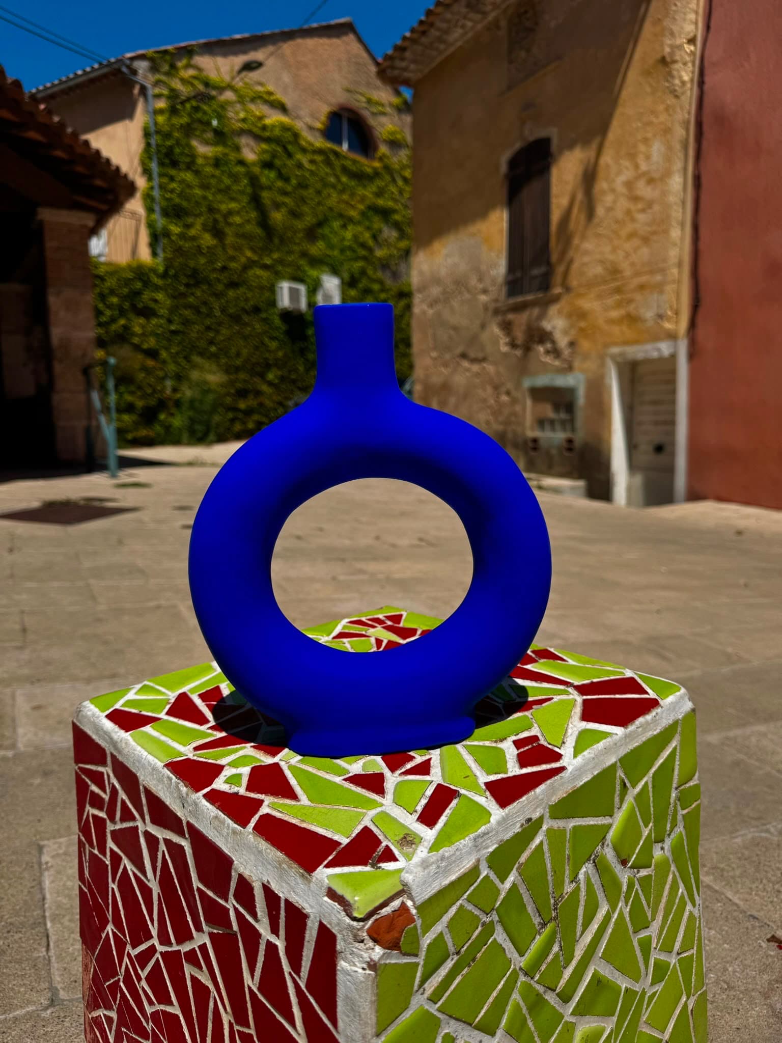 Vase en céramique Majorelle “Halo”